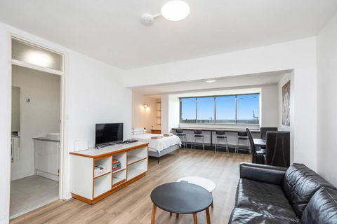 Apartment 201 - Fremantle Studio Apartment With Ocean And Harbour Views - Accommodation Search 4