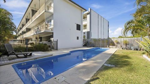 Apartment Awesome Location, Near Cafes, Restaurants, Short Stroll To The Beach - Accommodation Search 1