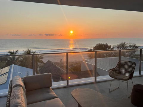 Apartment In Palm Beach - Accommodation Search 0