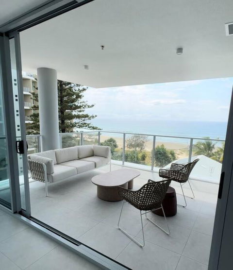 Apartment In Palm Beach - Accommodation Search 2