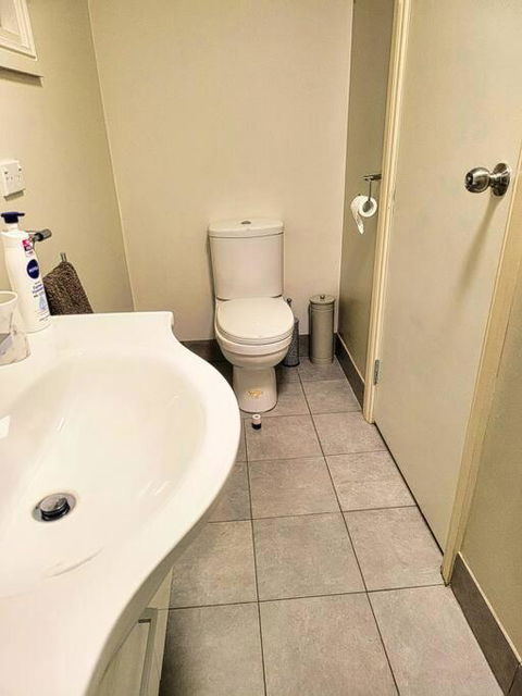 Apartment On Mica - Accommodation Search 4