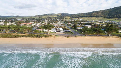 Apollo Bay Beach House - Accommodation Search 1
