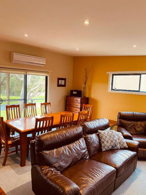 Apollo Bay Hideaway 5 Minute Walk To The Beach - Accommodation Search 2