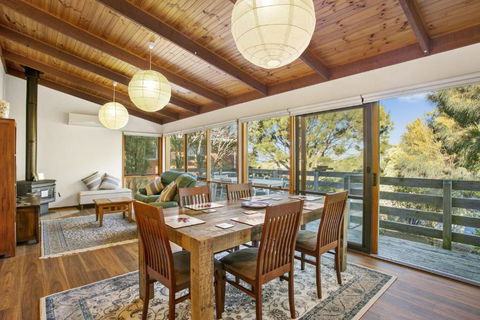 Apollo Bay People N Paws - Accommodation Search 0