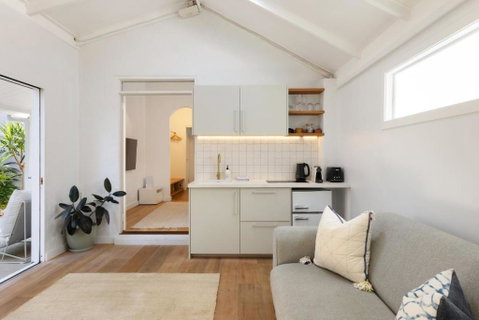 Apollo Studio - Accommodation Search 0