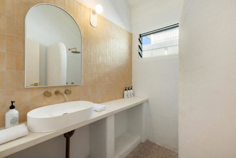 Apollo Studio - Accommodation Search 3