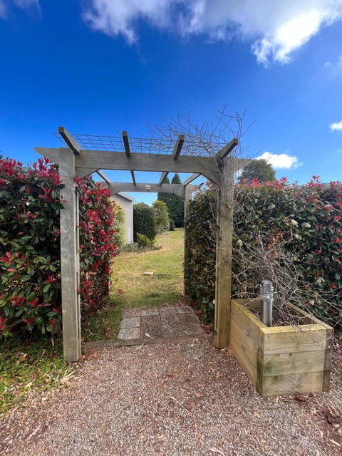 Apple Tree Cottage - Comboyne Mountain Cottages - Accommodation Search 1