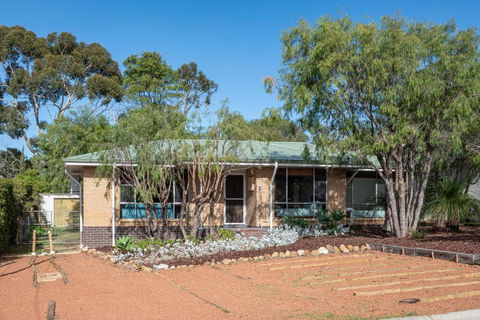 Apples - Accommodation Search 0