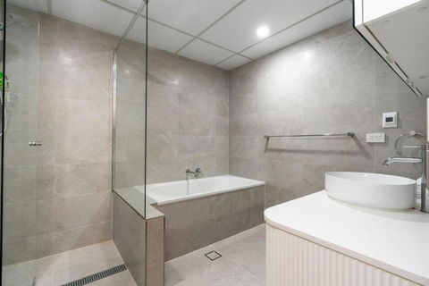 Apt In Kingston - 10min To Lake Burley Griffin - Accommodation Search 3