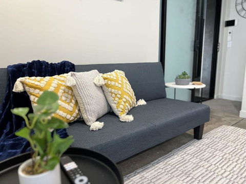 Apt With Aircon & Loft Bedroom Great Location - Accommodation Search 2