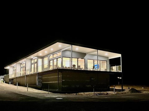 Apt02-The SS James Comrie - Accommodation Search 4
