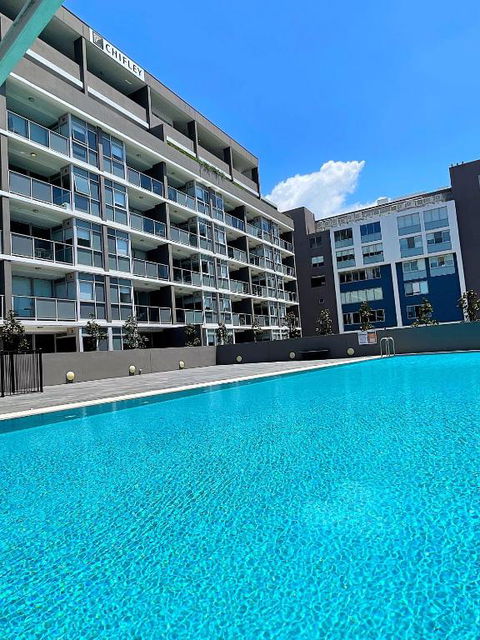 AQUA 306 POOLSIDE Luxury Apartment , Honeysuckle, NEWCASTLE FREE Parking - Accommodation Search 0