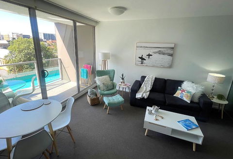 AQUA 306 POOLSIDE Luxury Apartment , Honeysuckle, NEWCASTLE FREE Parking - Accommodation Search 4