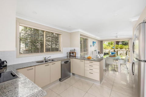 Aqua Lagoon - Great Family Beach Getaway - Accommodation Search 4