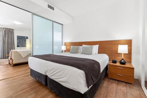 Aqua Vista At Harbour Lights - Poolside Panorama - Accommodation Search 2