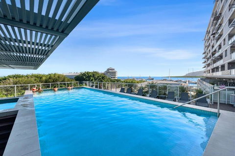 Aqua Vista At Harbour Lights - Poolside Panorama - Accommodation Search 1