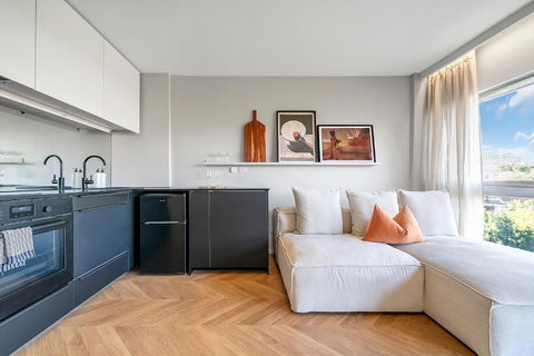 Aquarius - Luxe Inner City Abode - Accommodation Search 0