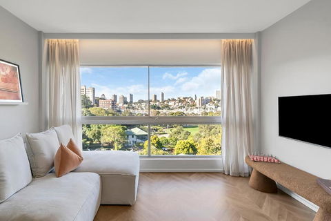 Aquarius - Luxe Inner City Abode - Accommodation Search 1