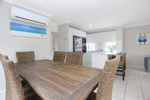 Aquarius Townhouse - Accommodation Search 3