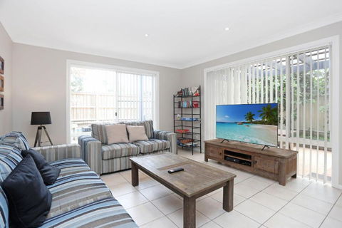 Aquarius Townhouse - Accommodation Search 1