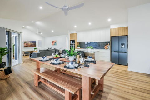 Aquatic Abode - Accommodation Search 1