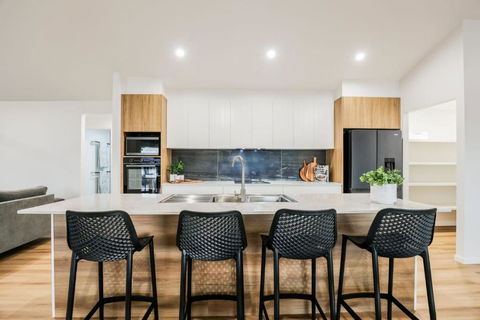 Aquatic Abode - Accommodation Search 4