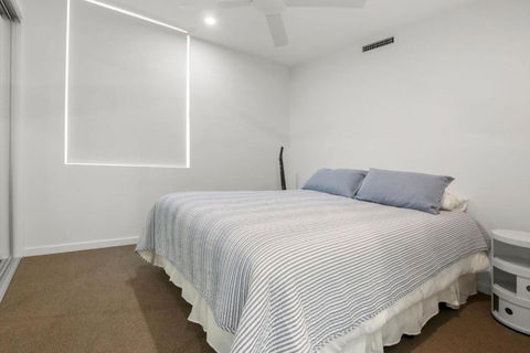 Aquaview Unit 604, 29 Canberra Tce, Kings Beach - Accommodation Search 4