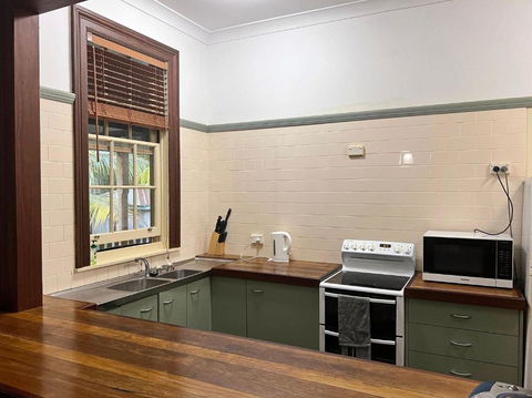 Arakoon House 4 - Bring Your Own Linen - Accommodation Search 1
