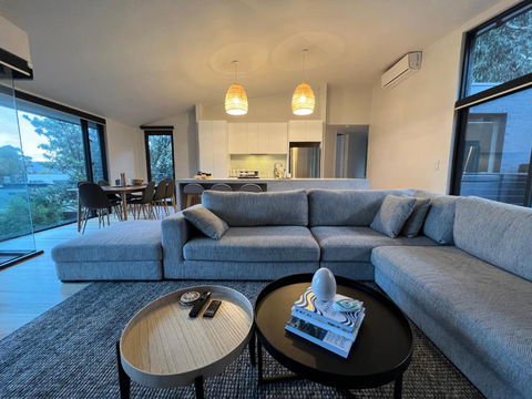 Architect Designed 4 Bedroom With Ocean Views From Every Room - Accommodation Search 2