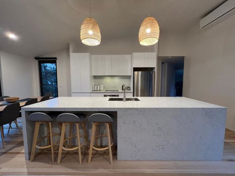 Architect Designed 4 Bedroom With Ocean Views From Every Room - Accommodation Search 1