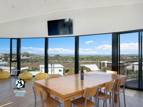 Architect Designed Beach House With Sweeping Views - Accommodation Search 3