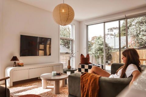 Architect Home With View In Central Hobart - Accommodation Search 1
