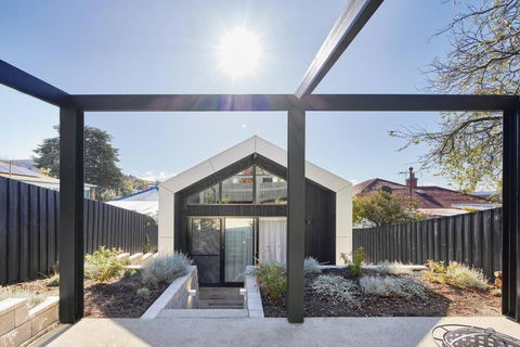 Architectural Brilliance - Sandy Bay - Accommodation Search 2