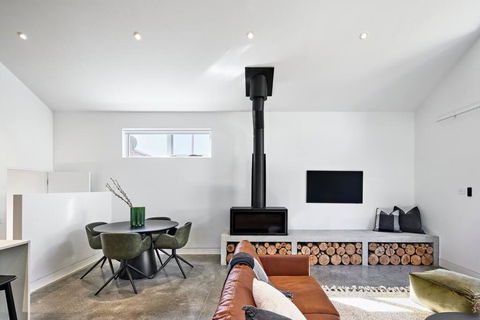 Architectural Brilliance - Sandy Bay - Accommodation Search 3