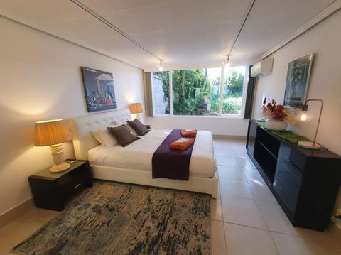 Architectural Comfy 2B&2B Home With A Garden View Close To A Lake And Yarralumla Shopping Centre - Accommodation Search 4