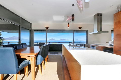 Architectural Design On The Beach - Accommodation Search 3