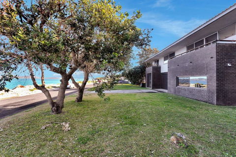 Architectural Design On The Beach - Accommodation Search 0