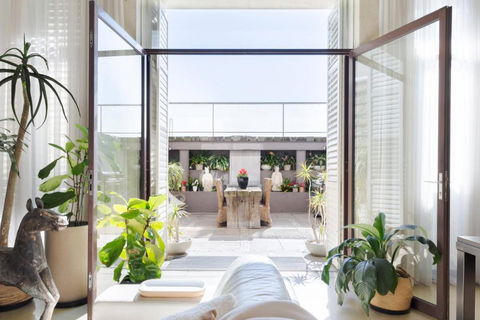 Architectural Home, Pool Oasis/ Steps From Trendy Chapel St. - Accommodation Search 1