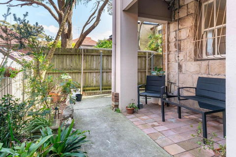 Art Deco 1 Bed Apt Close To Beach & CBD - Accommodation Search 2