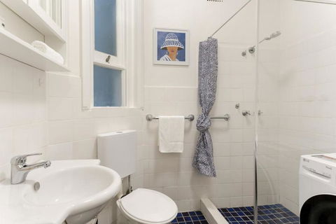 Art Deco Apartment Meters Away From The Beach - Accommodation Search 4