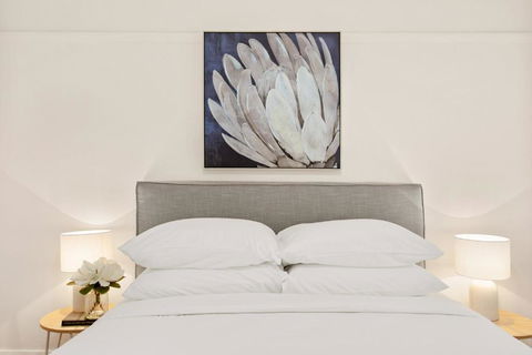 Art Deco Coastal Living, Minutes To The Sand - Accommodation Search 4