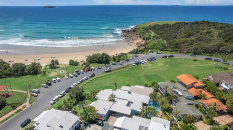 ArtHOUSE Beachfront Accommodation - Accommodation Search 0