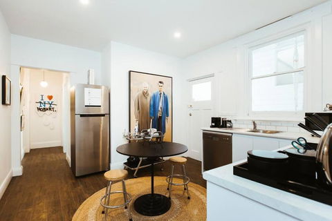 Arthur Apartment - Accommodation Search 0