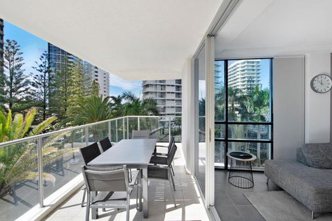 Artique 3 Bedroom Apartment Close To The Beach - CoastHM - Accommodation Search 4