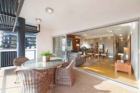Artistic City Escape With Balcony And Parking - Accommodation Search 0