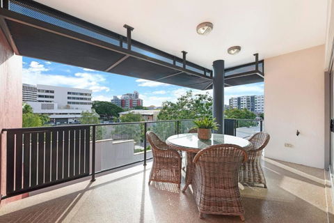 Artistic City Escape With Balcony And Parking - Accommodation Search 4
