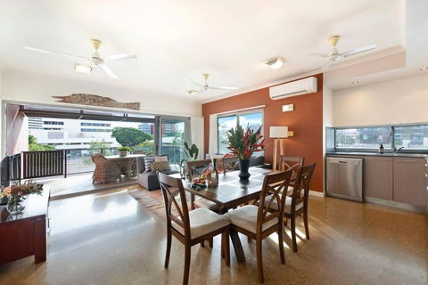 Artistic City Escape With Balcony And Parking - Accommodation Search 3