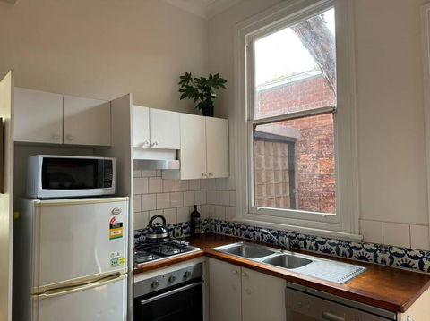 Artsy North Melbourne 2-Bedder - Accommodation Search 3