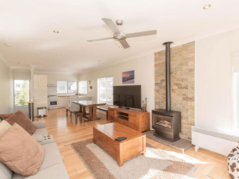 Aspect 1 8a Poley Cow Lane - Accommodation Search 0