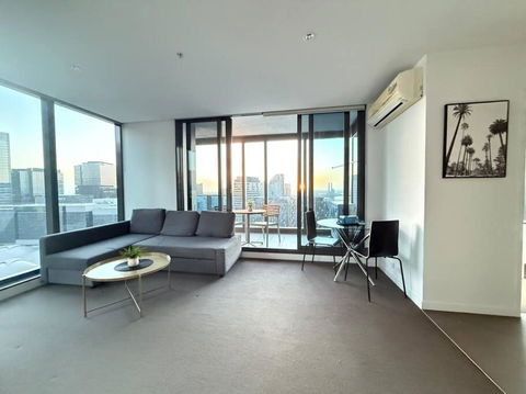 Astonishing 2B2B UpperWestSide Residence Opposite Southern Cross Station - Accommodation Search 1